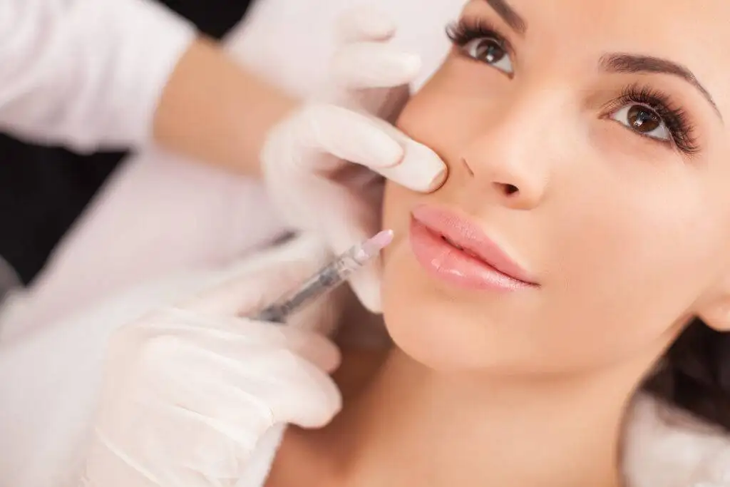 Lip injection during aesthetic medicine training – hyaluronic acid advanced course
